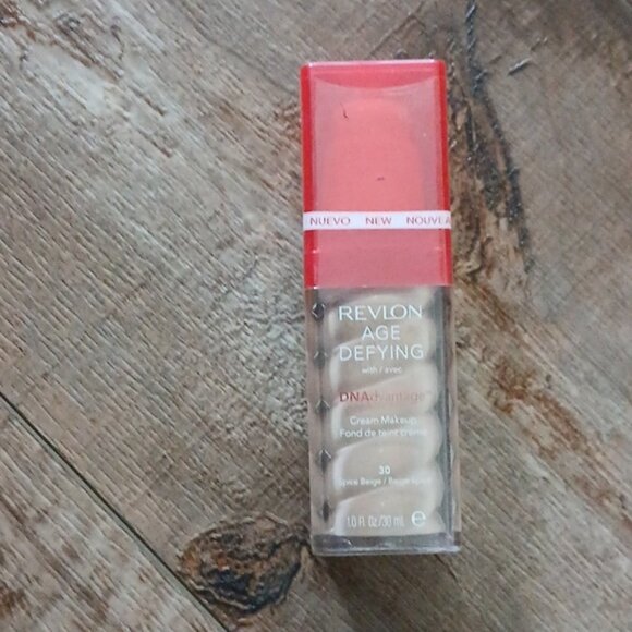 Revlon cream makeup - Picture 1 of 4
